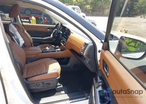 2024 Nissan Pathfinder Platinum 4Wd z USA, uszkodzony, nr VIN 5N1DR3DJ6RC246358